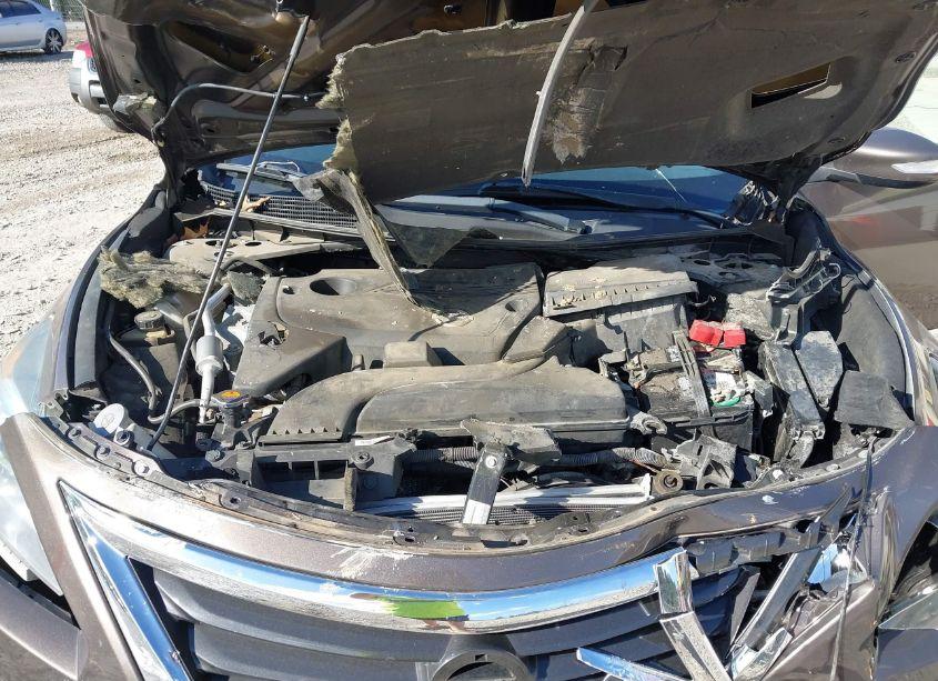 Photo 10 of 2015 Nissan Altima 2.5 SV (VIN 1N4AL3AP5FC125646)