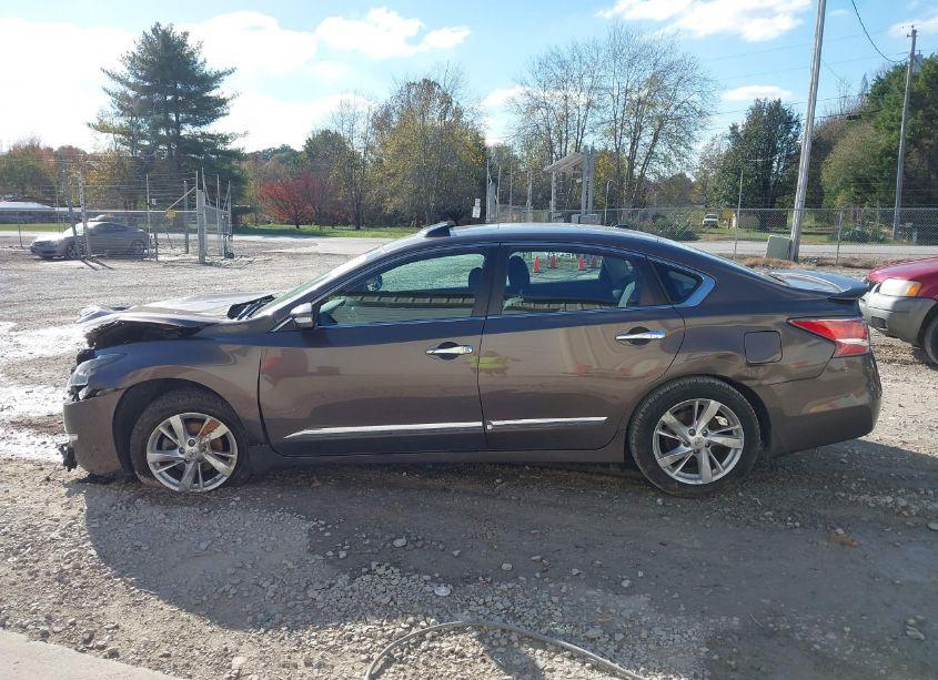 Photo 13 of 2015 Nissan Altima 2.5 SV (VIN 1N4AL3AP5FC125646)
