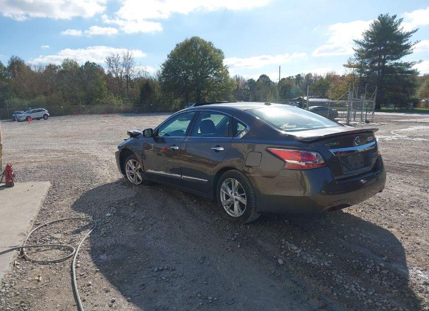 Photo 3 of 2015 Nissan Altima 2.5 SV (VIN 1N4AL3AP5FC125646)