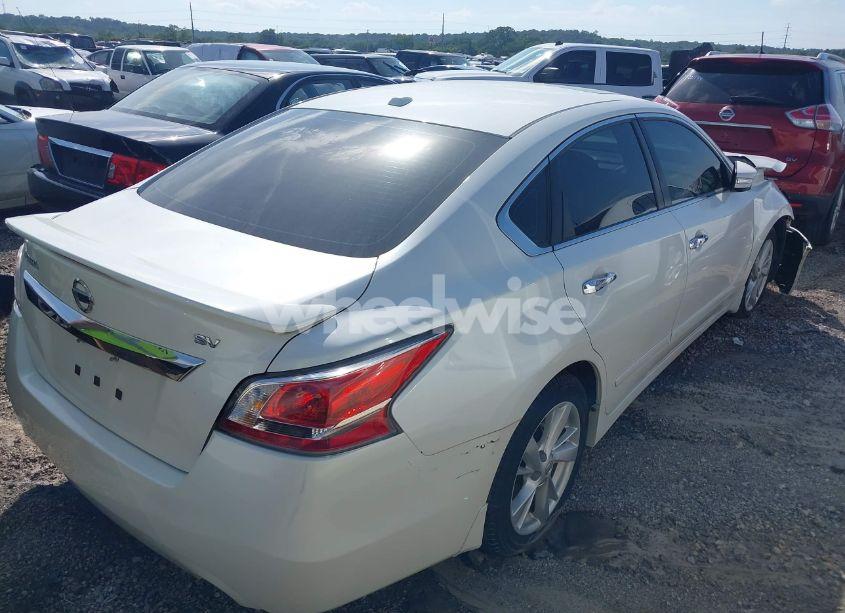 Photo 4 of 2015 Nissan Altima 2.5 SV (VIN 1N4AL3AP5FC131107)