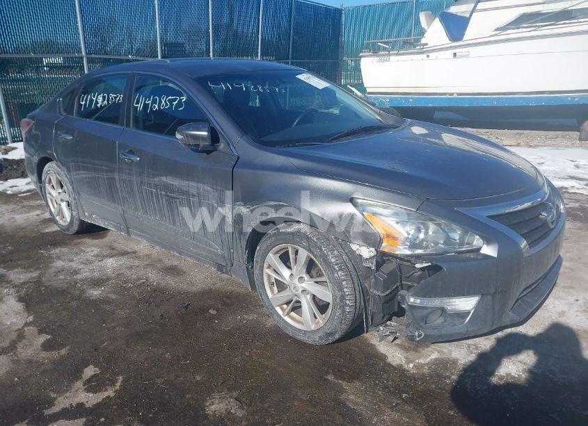 2015 Nissan Altima 2.5 SV (VIN 1N4AL3AP5FC153950) main photo