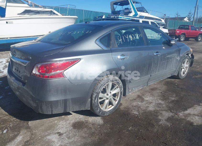 Photo 4 of 2015 Nissan Altima 2.5 SV (VIN 1N4AL3AP5FC153950)