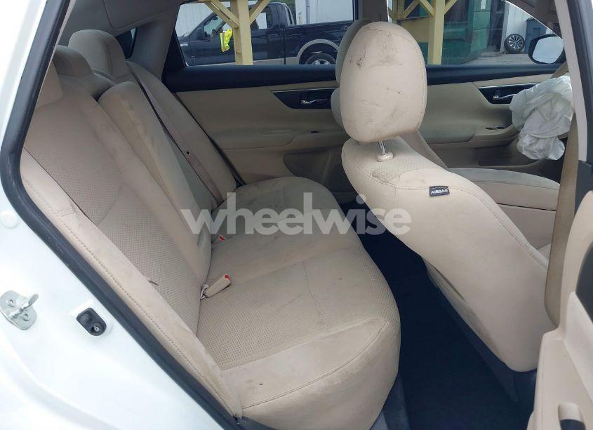 Photo 8 of 2015 Nissan Altima 2.5 SV (VIN 1N4AL3AP5FC165046)