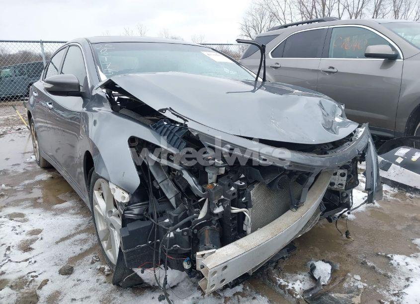 2015 Nissan Altima 2.5 SV (VIN 1N4AL3AP5FC175365) main photo