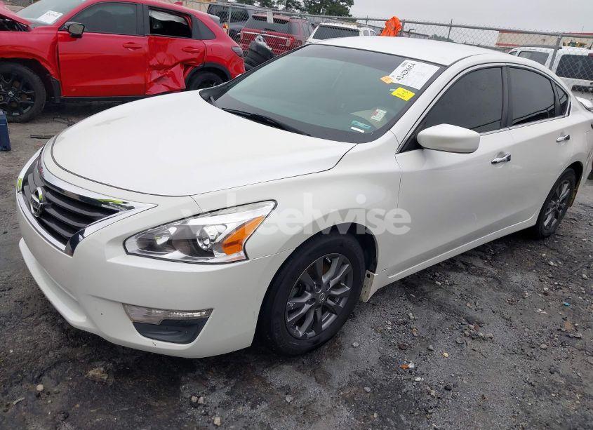 Photo 2 of 2015 Nissan Altima 2.5 S (VIN 1N4AL3AP5FC177522)