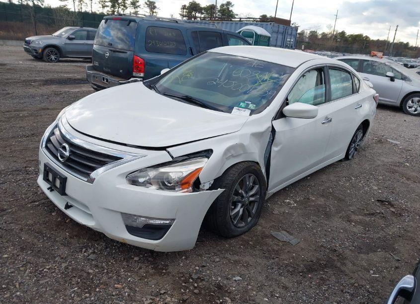 Photo 2 of 2015 Nissan Altima 2.5 S (VIN 1N4AL3AP5FC181974)