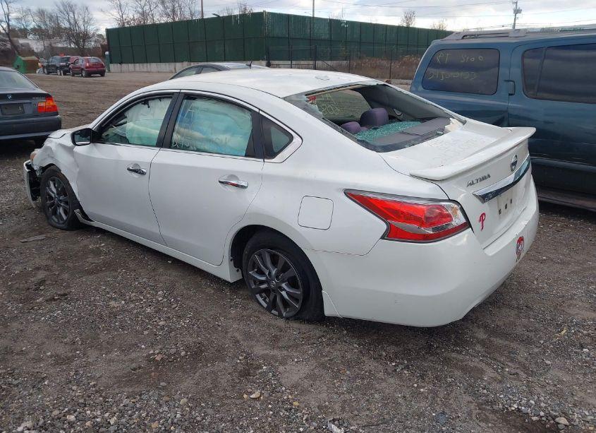 Photo 3 of 2015 Nissan Altima 2.5 S (VIN 1N4AL3AP5FC181974)