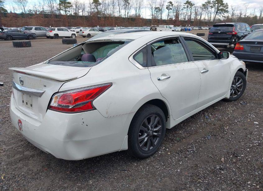 Photo 4 of 2015 Nissan Altima 2.5 S (VIN 1N4AL3AP5FC181974)