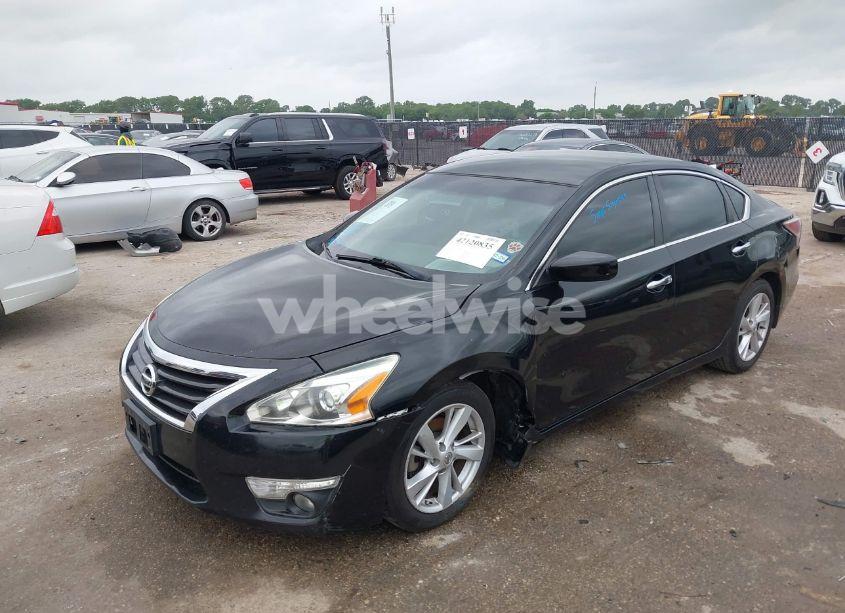 Photo 2 of 2015 Nissan Altima 2.5 SV (VIN 1N4AL3AP5FC189105)