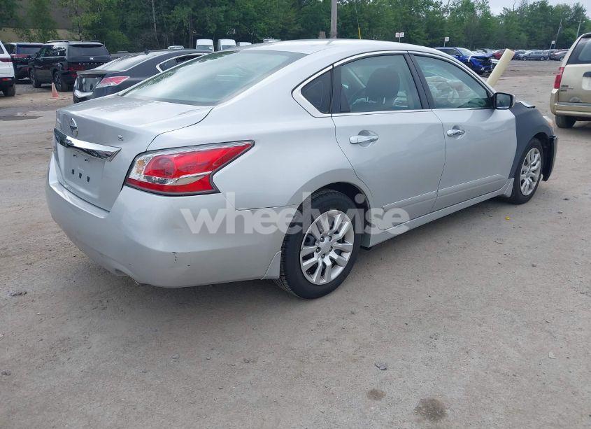 Photo 4 of 2015 Nissan Altima 2.5 S (VIN 1N4AL3AP5FC198810)