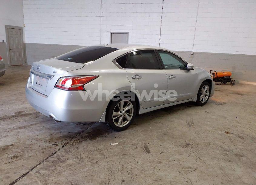 Photo 4 of 2015 Nissan Altima 2.5 SV (VIN 1N4AL3AP5FC202659)