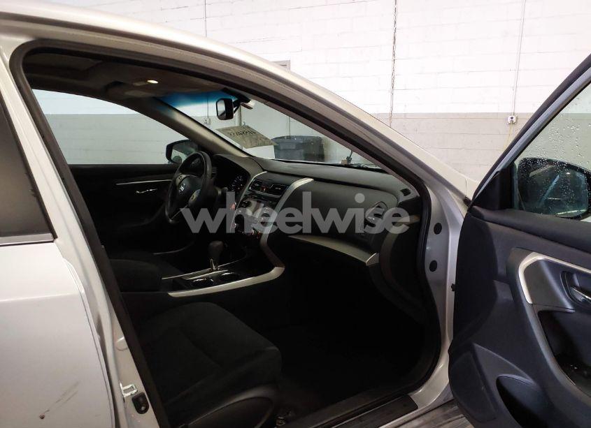 Photo 5 of 2015 Nissan Altima 2.5 SV (VIN 1N4AL3AP5FC202659)