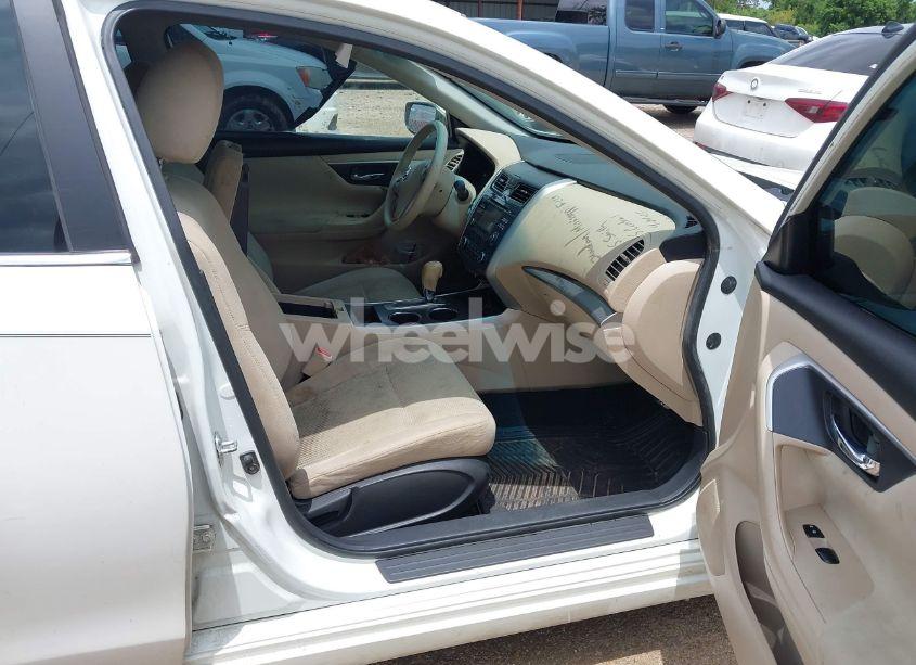 Photo 5 of 2015 Nissan Altima 2.5 S (VIN 1N4AL3AP5FC212902)