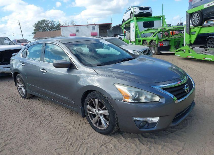 2015 Nissan Altima 2.5 SV (VIN 1N4AL3AP5FC213189) main photo