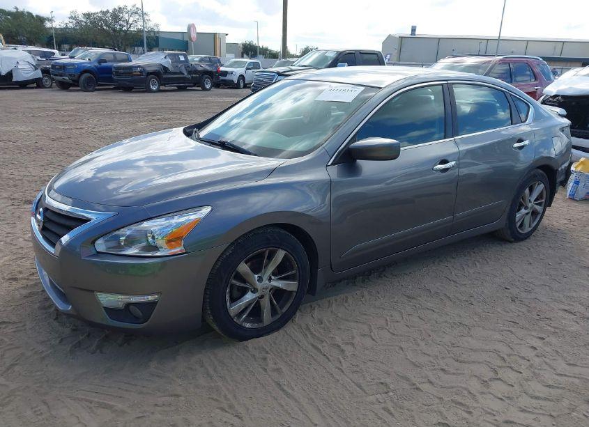 Photo 2 of 2015 Nissan Altima 2.5 SV (VIN 1N4AL3AP5FC213189)