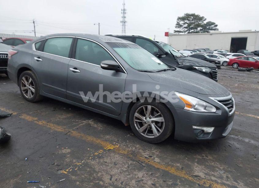 2015 Nissan Altima 2.5 SV (VIN 1N4AL3AP5FC218778) main photo