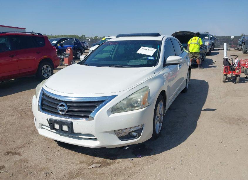 Photo 2 of 2015 Nissan Altima 2.5 SV (VIN 1N4AL3AP5FC219364)