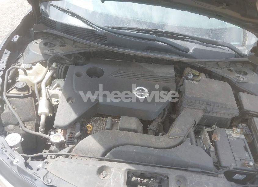 Photo 10 of 2015 Nissan Altima 2.5/2.5 S/2.5 SL/2.5 SV (VIN 1N4AL3AP5FC236861)