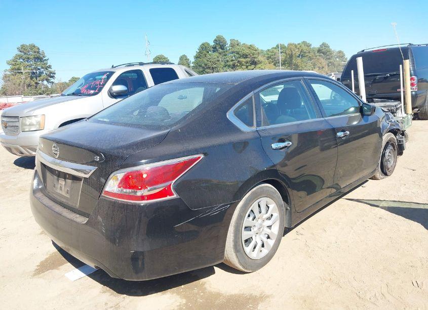 Photo 4 of 2015 Nissan Altima (VIN 1N4AL3AP5FC239601)