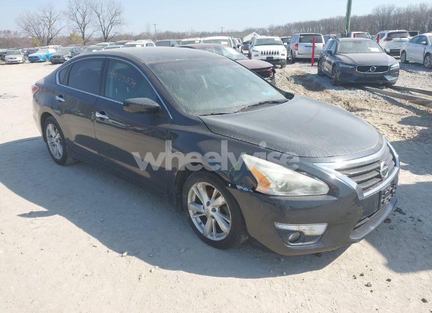 2015 Nissan Altima 2.5 SV (VIN 1N4AL3AP5FC244104) main photo