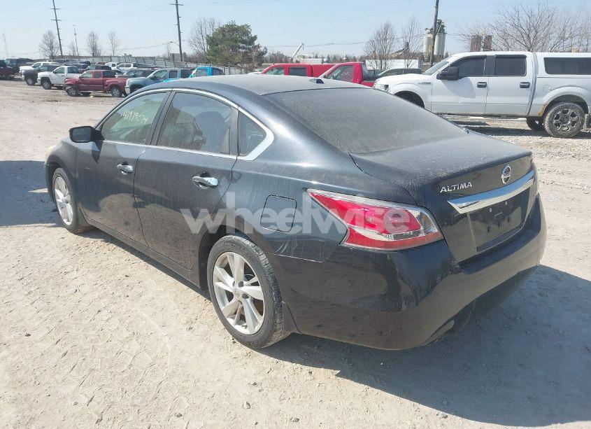 Photo 3 of 2015 Nissan Altima 2.5 SV (VIN 1N4AL3AP5FC244104)