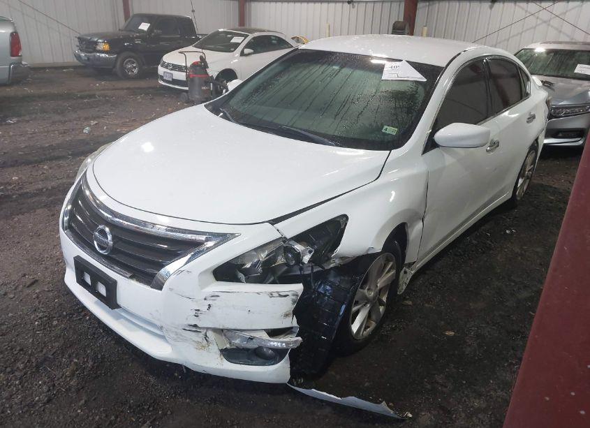 Photo 2 of 2015 Nissan Altima 2.5 SV (VIN 1N4AL3AP5FC256852)