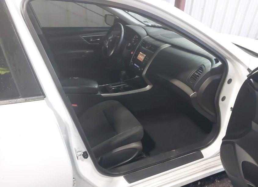 Photo 5 of 2015 Nissan Altima 2.5 SV (VIN 1N4AL3AP5FC256852)