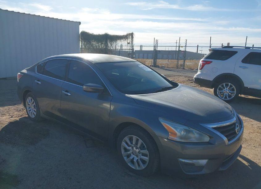 2015 Nissan Altima 2.5/2.5 S/2.5 SL/2.5 SV (VIN 1N4AL3AP5FC261128) main photo