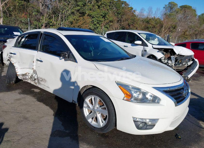2015 Nissan Altima 2.5 SV (VIN 1N4AL3AP5FC275935) main photo