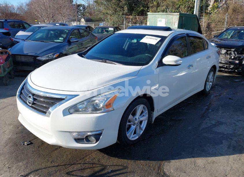 Photo 2 of 2015 Nissan Altima 2.5 SV (VIN 1N4AL3AP5FC275935)