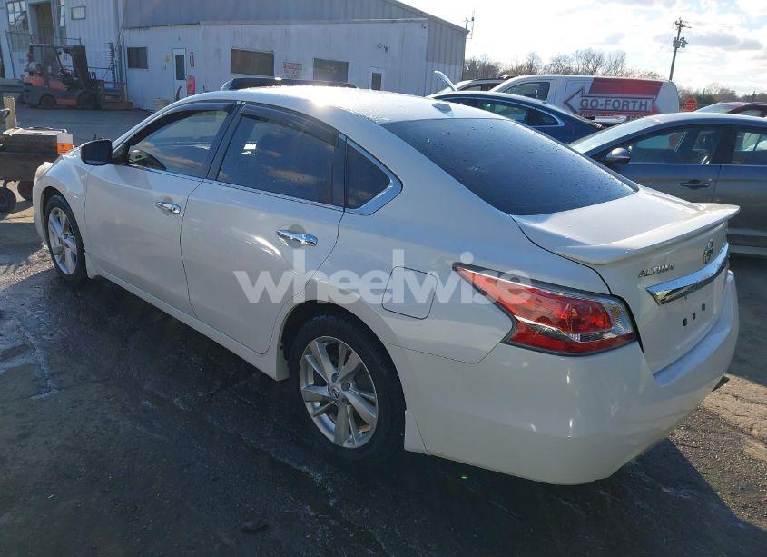 Photo 3 of 2015 Nissan Altima 2.5 SV (VIN 1N4AL3AP5FC275935)