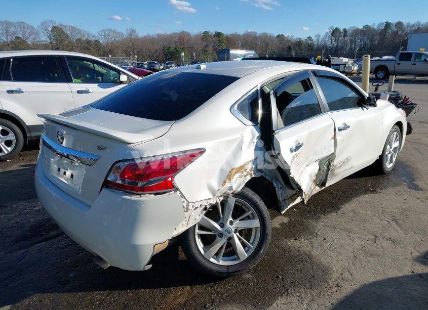 Photo 4 of 2015 Nissan Altima 2.5 SV (VIN 1N4AL3AP5FC275935)