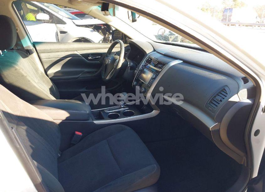 Photo 5 of 2015 Nissan Altima 2.5 SV (VIN 1N4AL3AP5FC275935)