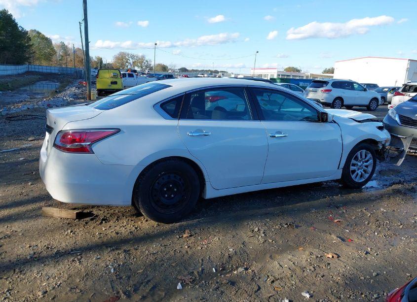 Photo 14 of 2015 Nissan Altima 2.5 S (VIN 1N4AL3AP5FC284330)