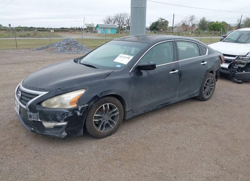 Photo 2 of 2015 Nissan Altima 2.5 S (VIN 1N4AL3AP5FC289611)