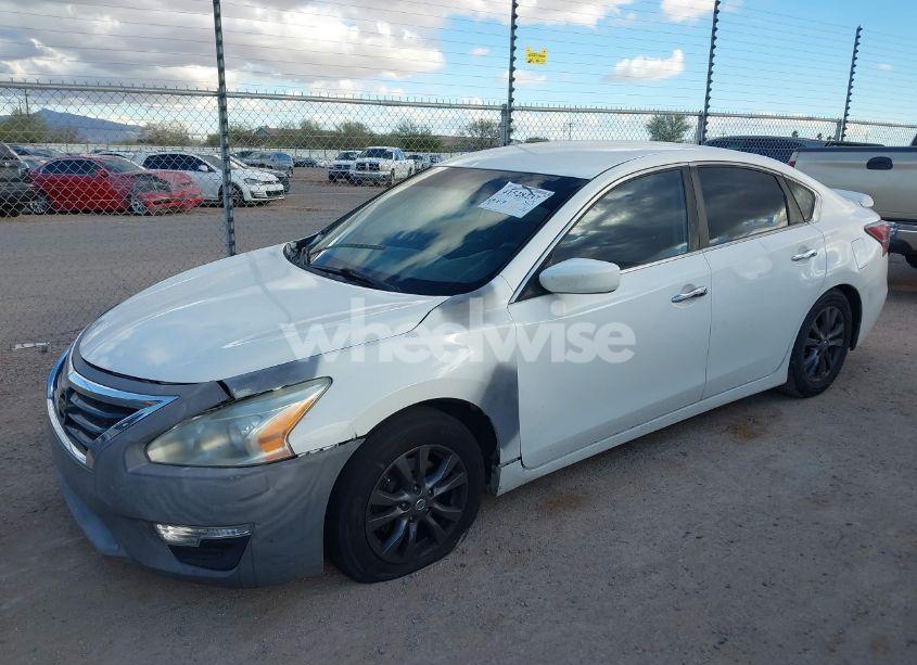 Photo 2 of 2015 Nissan Altima 2.5 S (VIN 1N4AL3AP5FC415840)