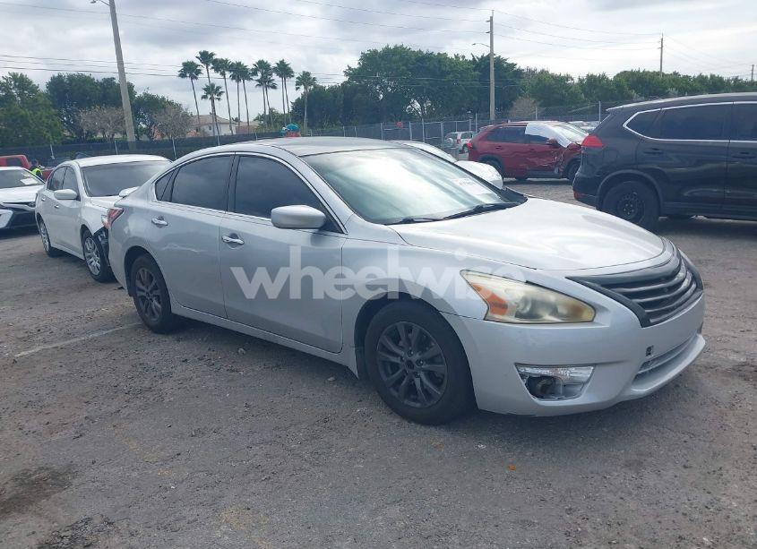 2015 Nissan Altima 2.5 S (VIN 1N4AL3AP5FC442553) main photo