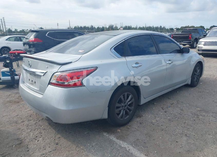 Photo 4 of 2015 Nissan Altima 2.5 S (VIN 1N4AL3AP5FC442553)