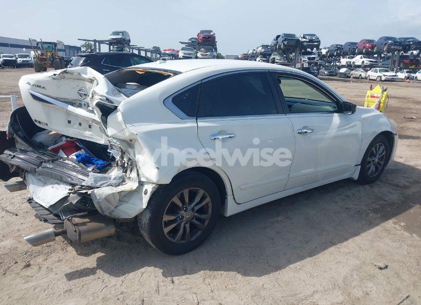 Photo 4 of 2015 Nissan Altima 2.5 S (VIN 1N4AL3AP5FC447834)