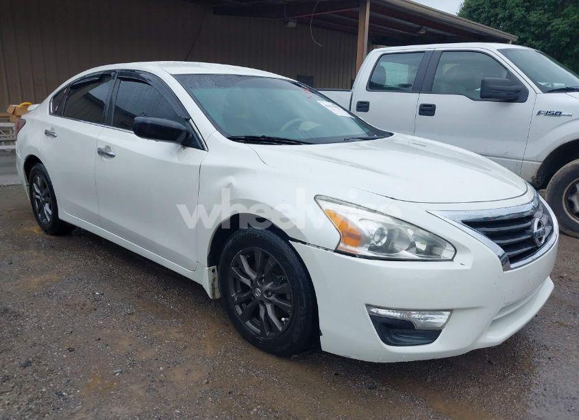 2015 Nissan Altima 2.5 S (VIN 1N4AL3AP5FC463211) main photo
