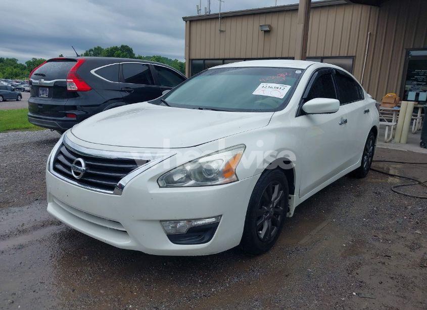 Photo 2 of 2015 Nissan Altima 2.5 S (VIN 1N4AL3AP5FC463211)