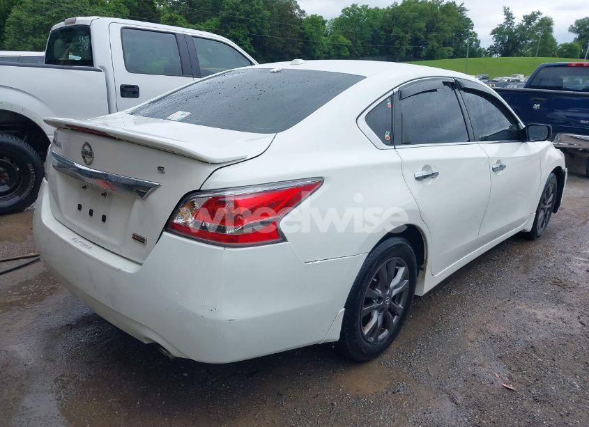 Photo 4 of 2015 Nissan Altima 2.5 S (VIN 1N4AL3AP5FC463211)