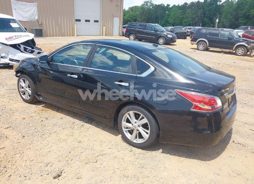 Photo 3 of 2015 Nissan Altima 2.5 SV (VIN 1N4AL3AP5FC473222)
