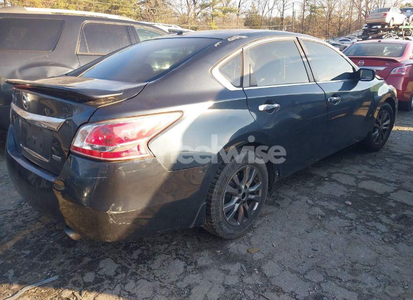 Photo 4 of 2015 Nissan Altima 2.5 S (VIN 1N4AL3AP5FC474130)