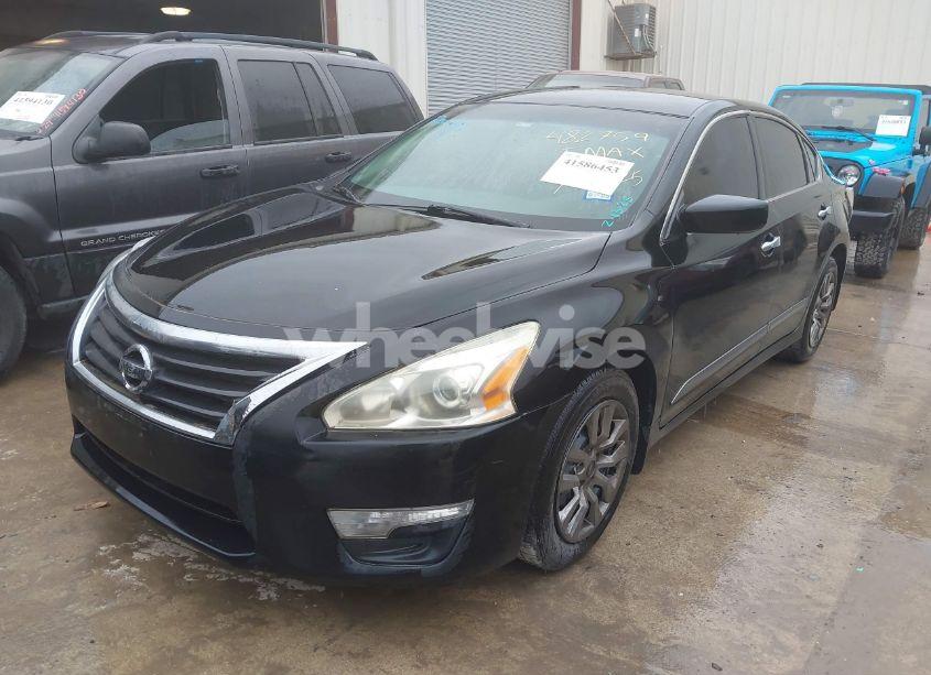 Photo 2 of 2015 Nissan Altima 2.5 S (VIN 1N4AL3AP5FC482759)