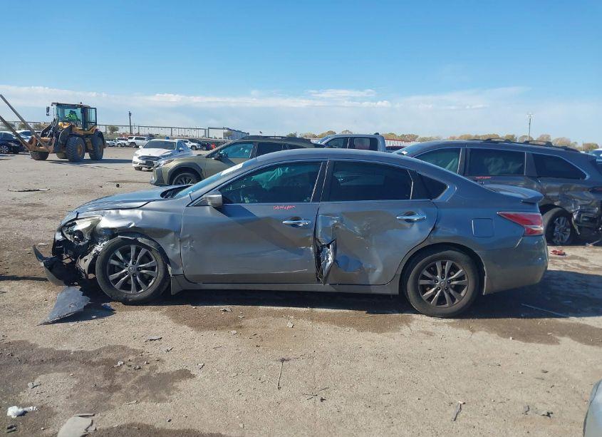 Photo 13 of 2015 Nissan Altima 2.5 S (VIN 1N4AL3AP5FC496807)