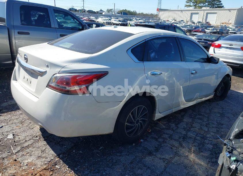 Photo 4 of 2015 Nissan Altima 2.5/2.5 S/2.5 SL/2.5 SV (VIN 1N4AL3AP5FC567553)