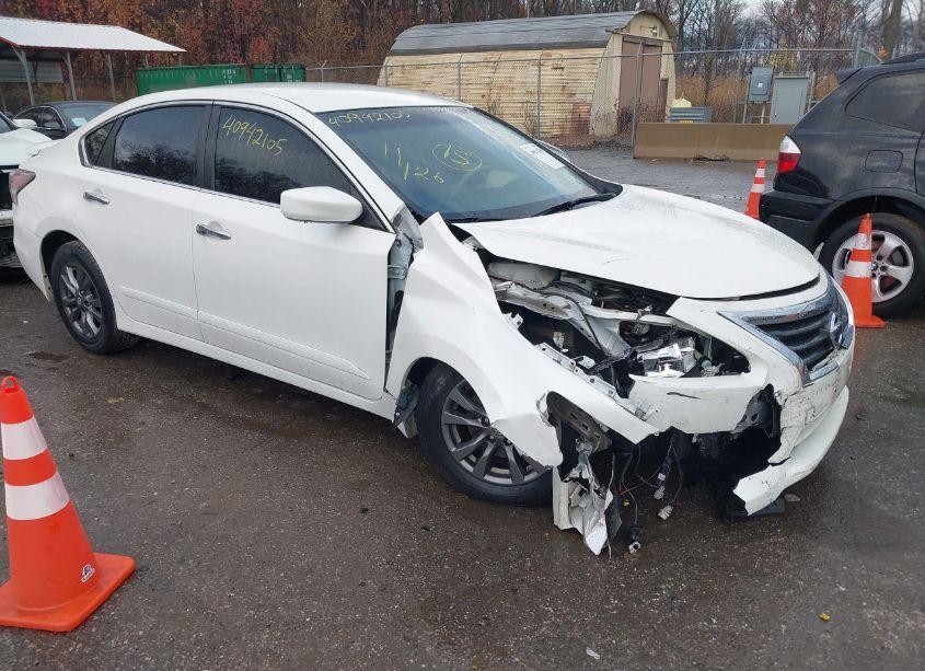 2015 Nissan Altima 2.5 S (VIN 1N4AL3AP5FC569822) main photo