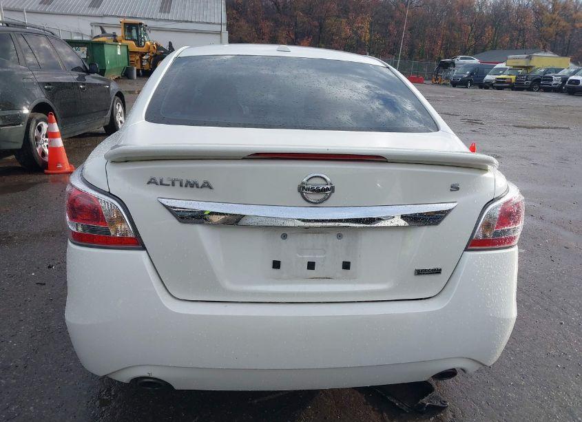 Photo 16 of 2015 Nissan Altima 2.5 S (VIN 1N4AL3AP5FC569822)