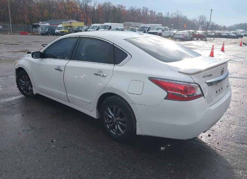 Photo 3 of 2015 Nissan Altima 2.5 S (VIN 1N4AL3AP5FC569822)